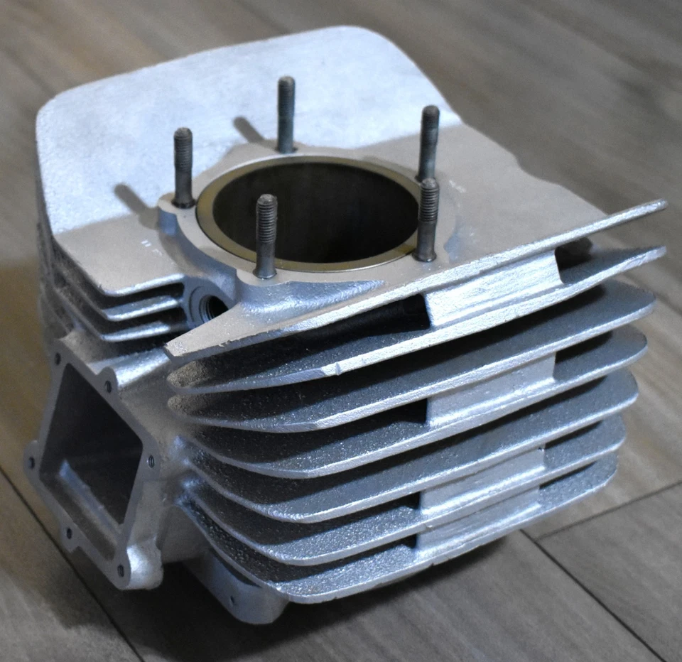 Maico 490 1983 cilindro, culata, pistón, fuerza V y bota de admisión Suzuki Foto 2 de 4