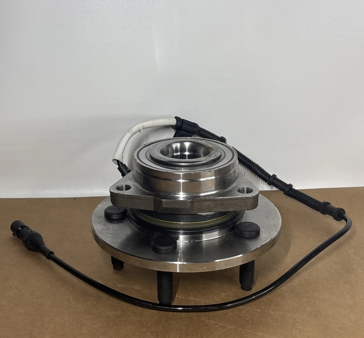 TRQ Wheel Hub & Bearing Assembly Front for F150 Pickup Truck 4WD 4x4 photo 1