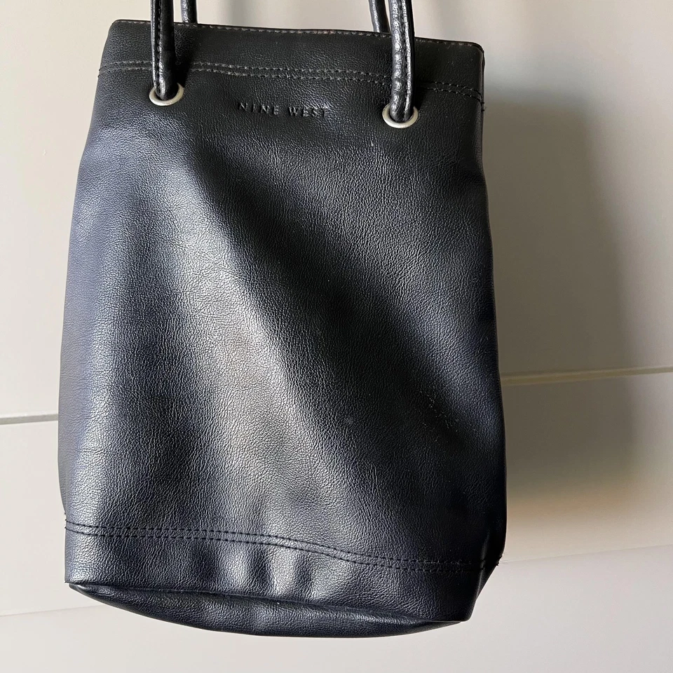 Nine West Shoulder Bag Womens Black Faux Leather Bucket Purse Long Strap Classic - Image 3 of 4