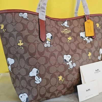 新品COACH CF166 トートバッグ Coach Peanuts Snoopy CF166 Khaki Redwood Multi Tote Bag Signature
