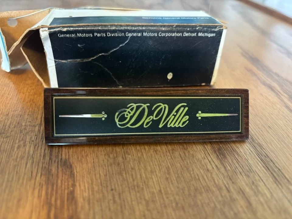 1987-1993 Cadillac Deville Glove Box Emblem OEM NOS PN#1632629 NEW! - Image 3 of 4
