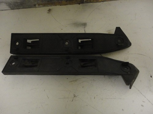 VW Golf 4 Halterung Kotflügel  Vorne links und rechts  Stosstangehalter Halter