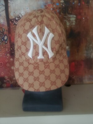 Rare Authentic Gucci Monogram New York 