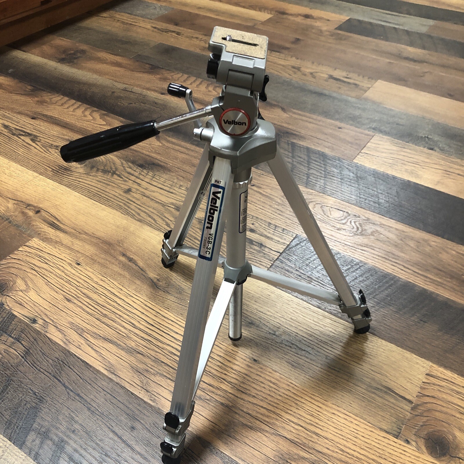 Velbon Camera Tripod VGB-3C Adjustable Heavy Duty Pan Tilt 3 Way Crank Extend