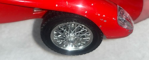 Burago 1/18 Scale Diecast - 3007 1957 Ferrari 250 Testarossa Red Black seats - Picture 10 of 10
