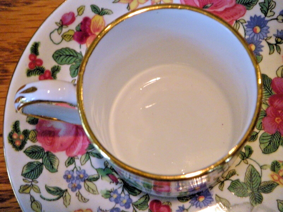 CROWN STAFFORDSHIRE Thousand Flowers Fine Bone China