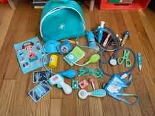 Lehoo Castle Doctor Kit for Toddlers 3-5, Kids Doctors Play Set Realistic