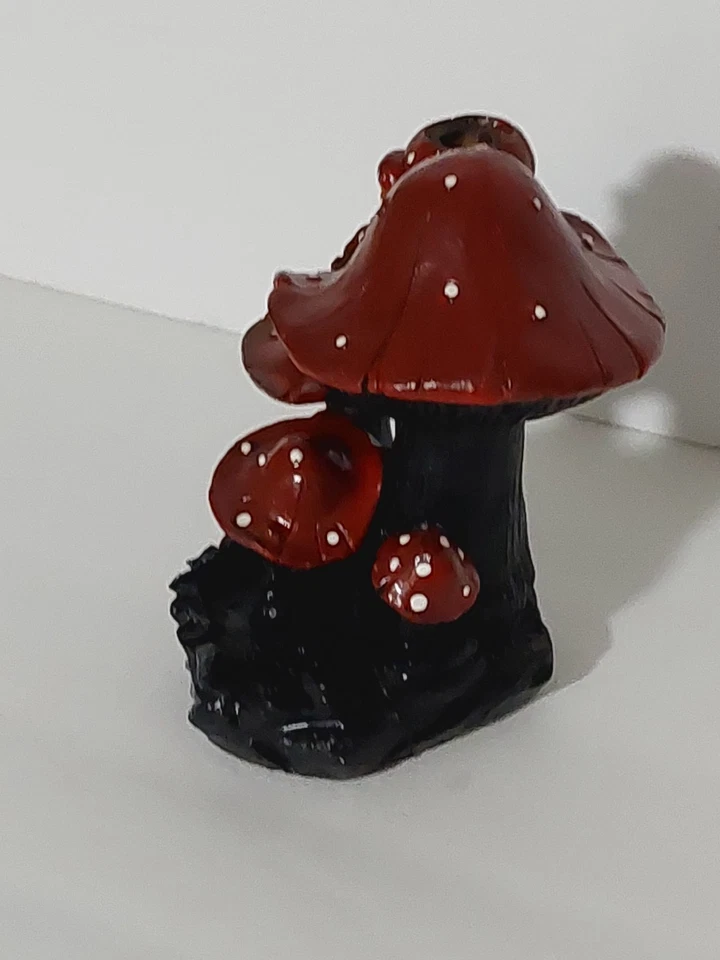 Quemador de incienso Cottagecore Boho Fairy rojo hongo poliresina cono de reflujo 5,5" Foto 4 de 4