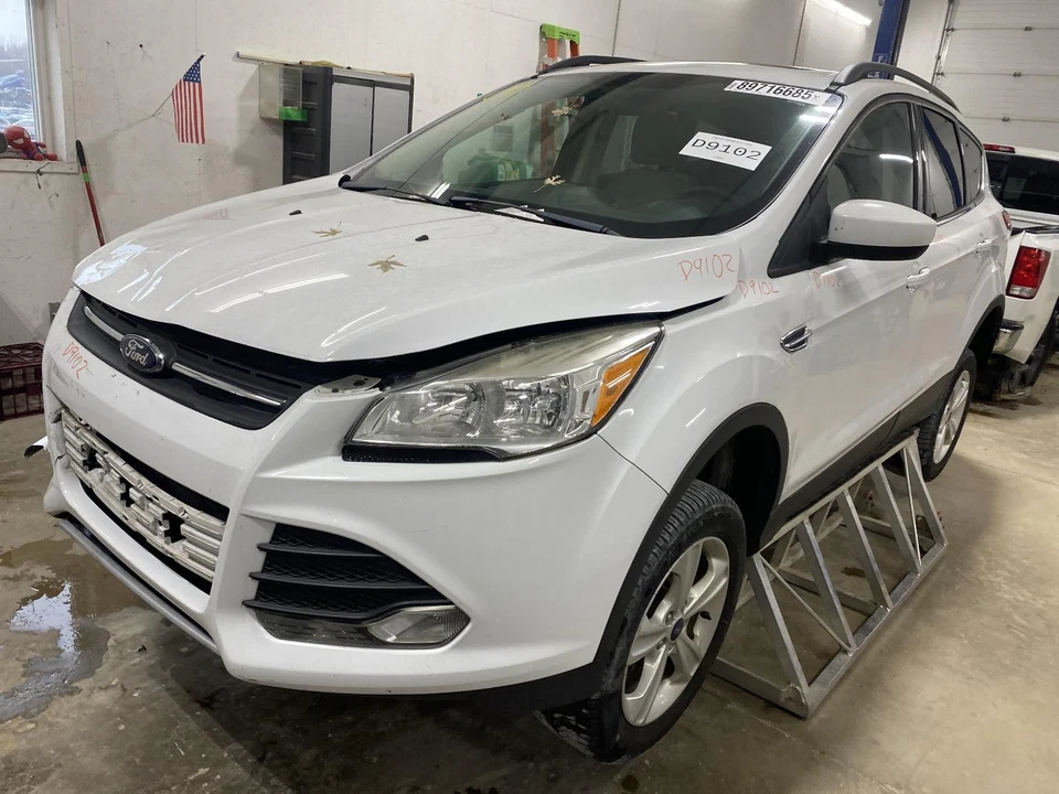 Espejo retrovisor interior delantero central usado se adapta a: Ford Escape 2014 atenuación manual Foto 2 de 4