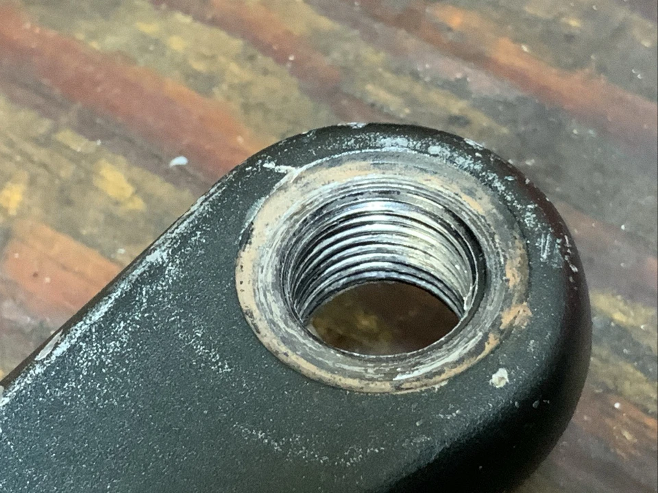 Truvativ FiveD ISIS Drive 175mm Triple Crankset w/GIGA 68x113 Bottom Bracket - Image 4 of 4