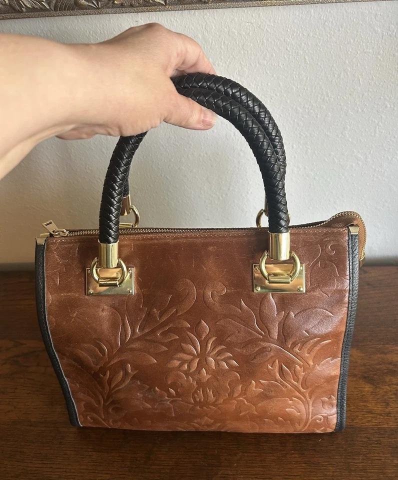 Cartera Borde En Pelle de cuero marrón en relieve hecha en Italia Foto 2 de 4