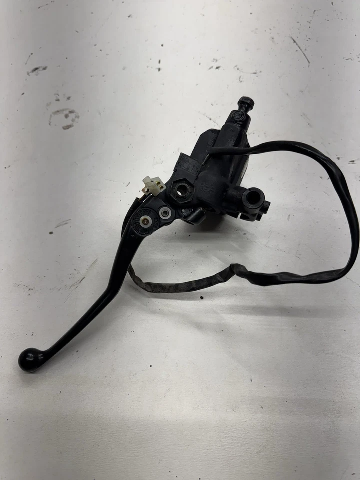 2012-2018 DUCATI MONSTER 821/939 FRONT BRAKE MASTER CYLINDER BREMBO - Image 2 of 4