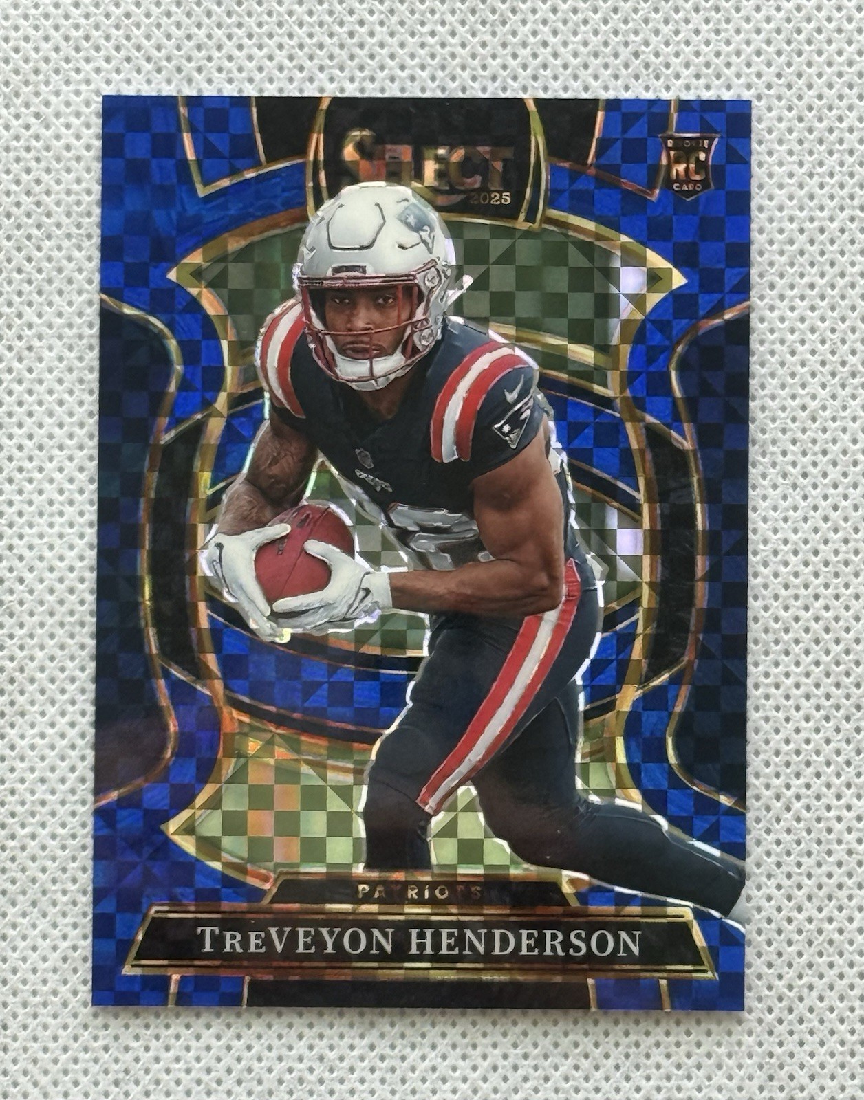 2025 Select Treveyon Henderson Blue Prizm /249 (RC) Patriots Concourse #78