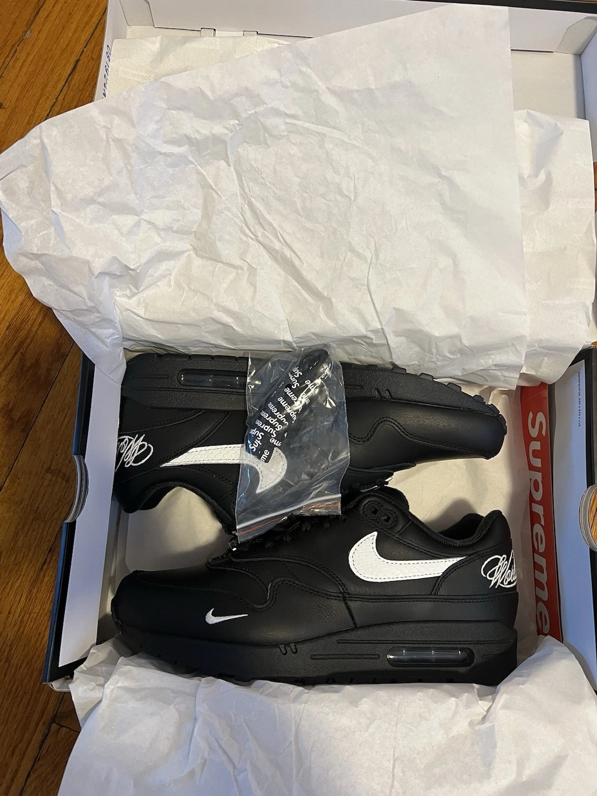 Supreme X Nike Air Max 1 Noir Homme Taille 9 NEUF