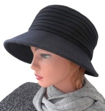 Damenhut in Dunkelblau  eleganter Wollhut Glockenhut Schute Herbst Winter