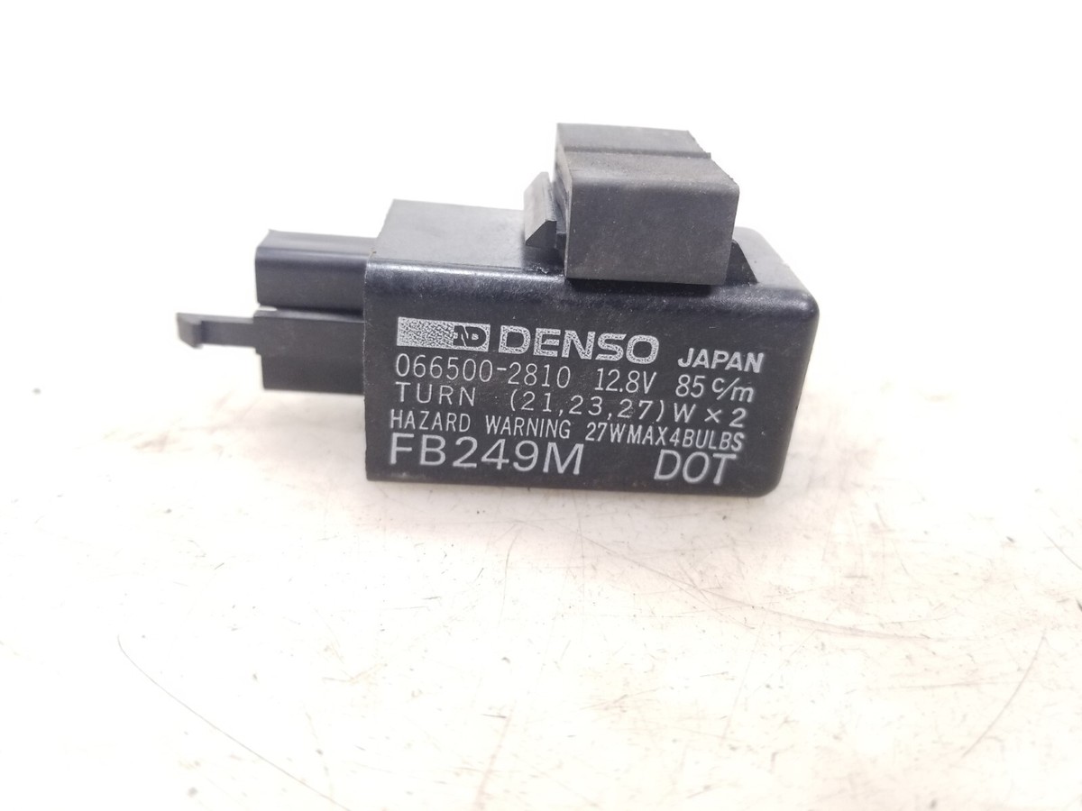 08 Kawasaki Concours ZG 1400 Turn Signal Flasher Relay DENSO