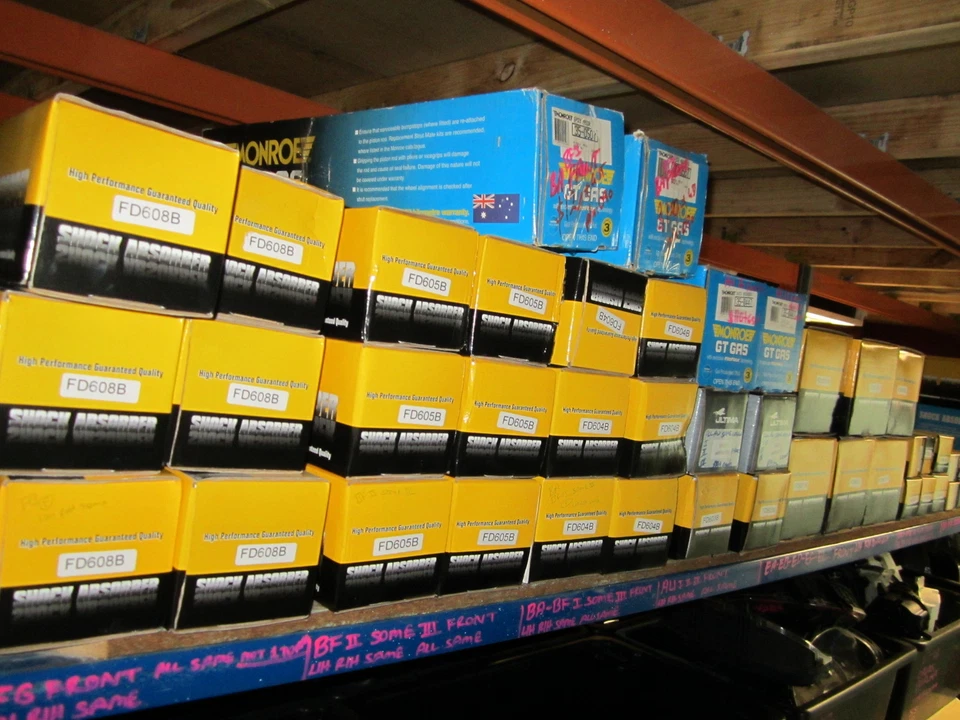 Holden Commodore VB VC VH VK VL VN VR VS SEDAN Rear Shocks NEW non IRS - image 4 of 4