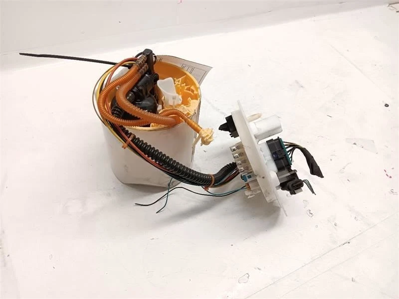 Bomba de combustible Mercedes CLA250 A220 20-21 2474703300 Foto 3 de 4