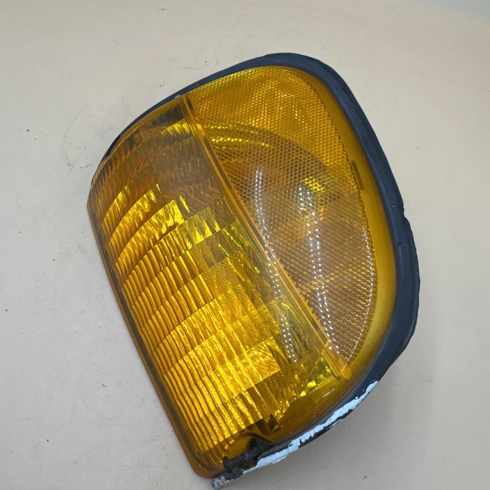 2007-2007 Ford E-350 Econoline Driver Left Oem Fog Light Lamp - Image 2 of 4