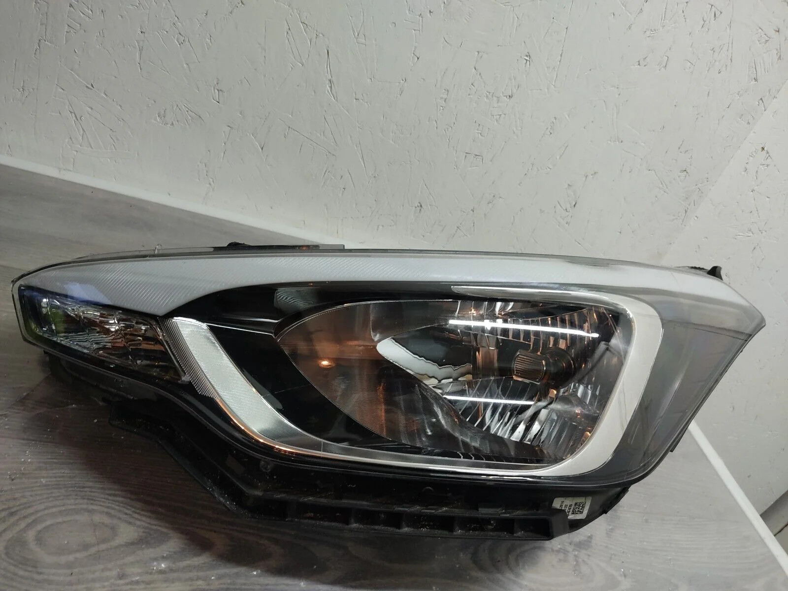 HYUNDAI I20 2 II HEADLIGHT LEFT SIDE ON PERFECT CONDITION ! 92101 C8000