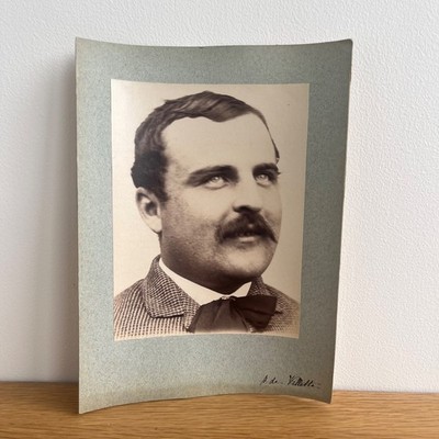 Albumen photo glued on cardboard portrait of A. de Villette 19th century K473