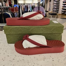 Size 38 - Gucci Chevron Thong Sandal Hibiscus Red Rubber