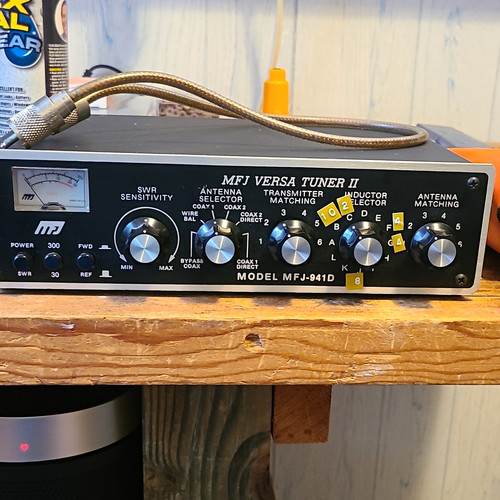 MFJ MFJ-941D Versa Tuner II HF Manual Antenna Tuner SWR Meter Selector