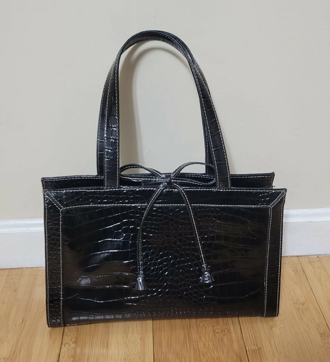 Nine West |Faux Crocodile Purse | Crocodile purse, Purses, Crocodile clutch