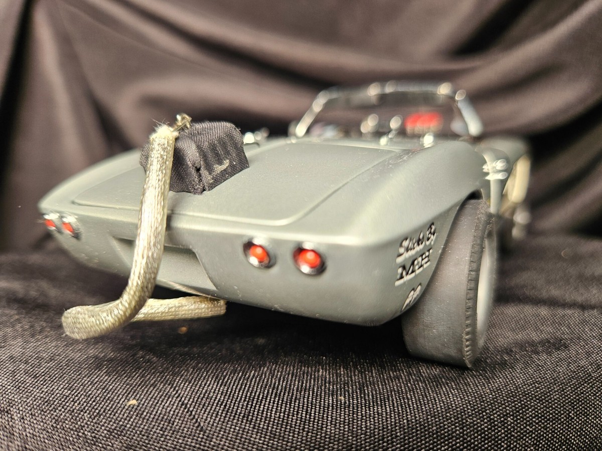 Danbury Mint 1961 Chevrolet Corvette Gasser Silver 1:24 Scale Inv