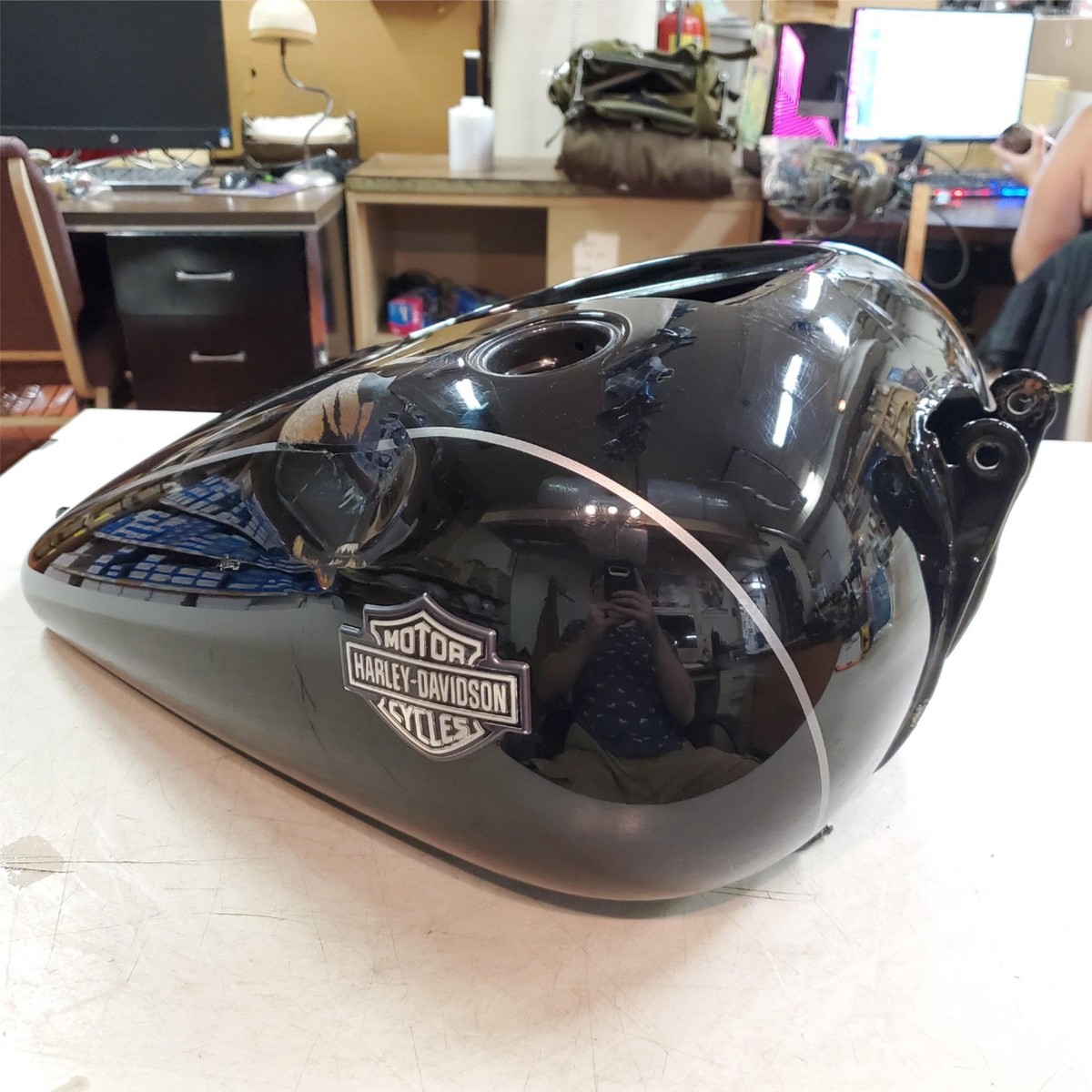 OEM Harley Dyna Wide Super Fatbob Custom Glide Fuel Tank 61586-04