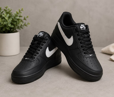 Nike Air Force 1 Low Herren Sneaker Schwarz/Weiß Low-Top Schnürung EU 39