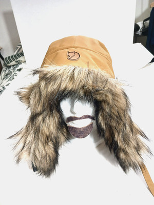 Mens Fjallraven Winter Hat With Ear Flap And Fur Size L  NWT Bage