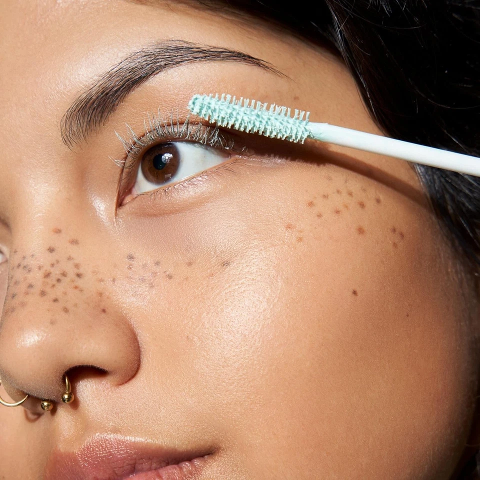 essence | Lash Princess Mascara Primer for Extra Length & Volume (1 Pack) - Image 4 of 4