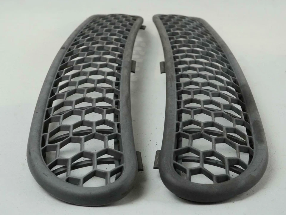 2002 - 2004 Mini Cooper Lower Grille Bumper Mounted Driver Left Right Passenger Foto 4 de 4