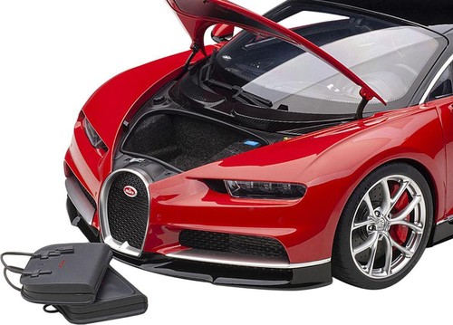 Bugatti Chiron Italian Red and Nocturne Black 1/12 Model Car by Autoart - Picture 3 of 6