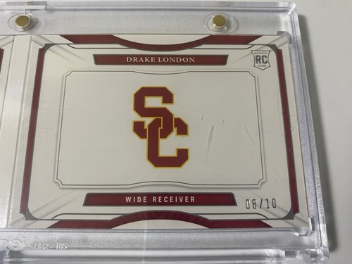 8/10!!! 2022 Panini National Treasures Collegiate Drake London Booklet - Picture 4 of 6