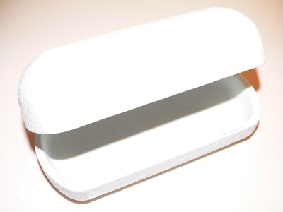 OAKLEY WHITE WOMAN CASE ZERO VAULT ETUI DAMEN BRILLENETUI BEHAVE DART