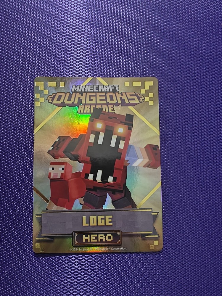 Minecraft Dungeons Arcade Series 3 (#104 Hero: Loge) FOIL Card