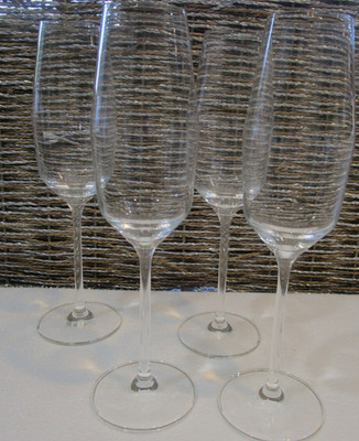 4 Williams Sonoma Schott Zwiesel Gigi Champagne Glasses photo shoot sample