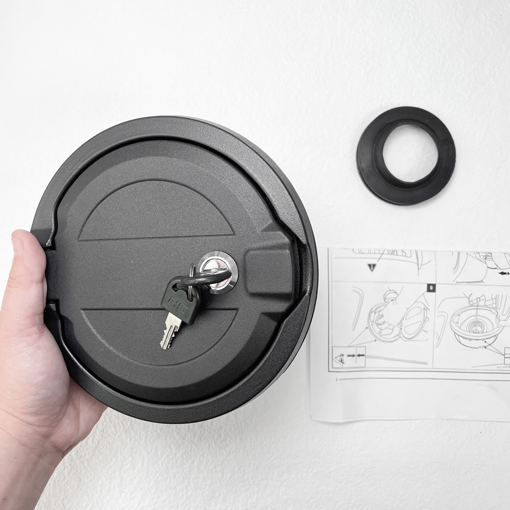 Aluminum Locking Fuel Door Gas Tank Cap Cover For Jeep Wrangler JL 2018-24 thumbnail 3