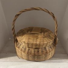 Oval Wicker Basket w/ Lid 14 X 10