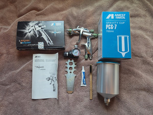 Anest Iwata LS400 1.3 ETS Entech Spray Gun with Aluminum Cup