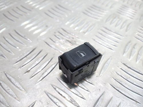 Volkswagen Golf IV 1998 Vorne rechts Schalter el. Fensterheber UST69542