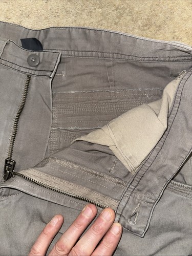 Armani Designer Grey Cargo Shorts 32W - Picture 6 of 11