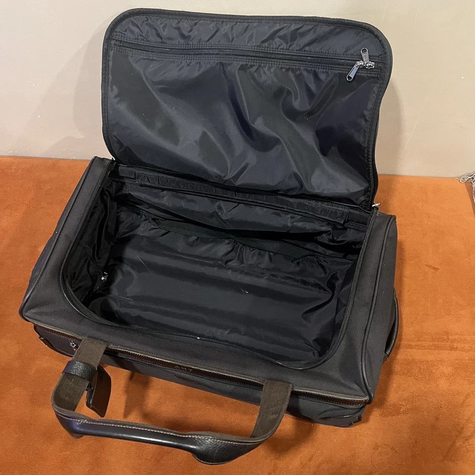 Longchamp Le Pliage Wheeled black Carry On Luggage Suitcase 22” - Image 2 of 4