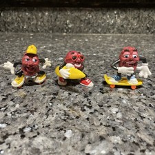 Lot of 3 VTG California Raisins Figures   Skate, Surf, Roller Blade Sport Fun