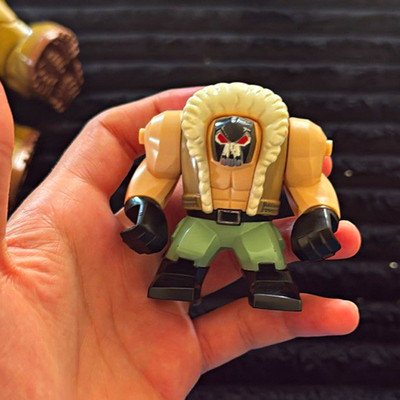 rare LEGO Bane Batman Minifigure Printed Tan Legs Black Gloves