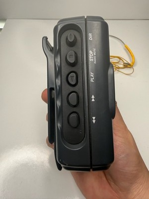 Sony Sports Mega Bass Walkman FM/AM Radio WM-FS495 - Vintage