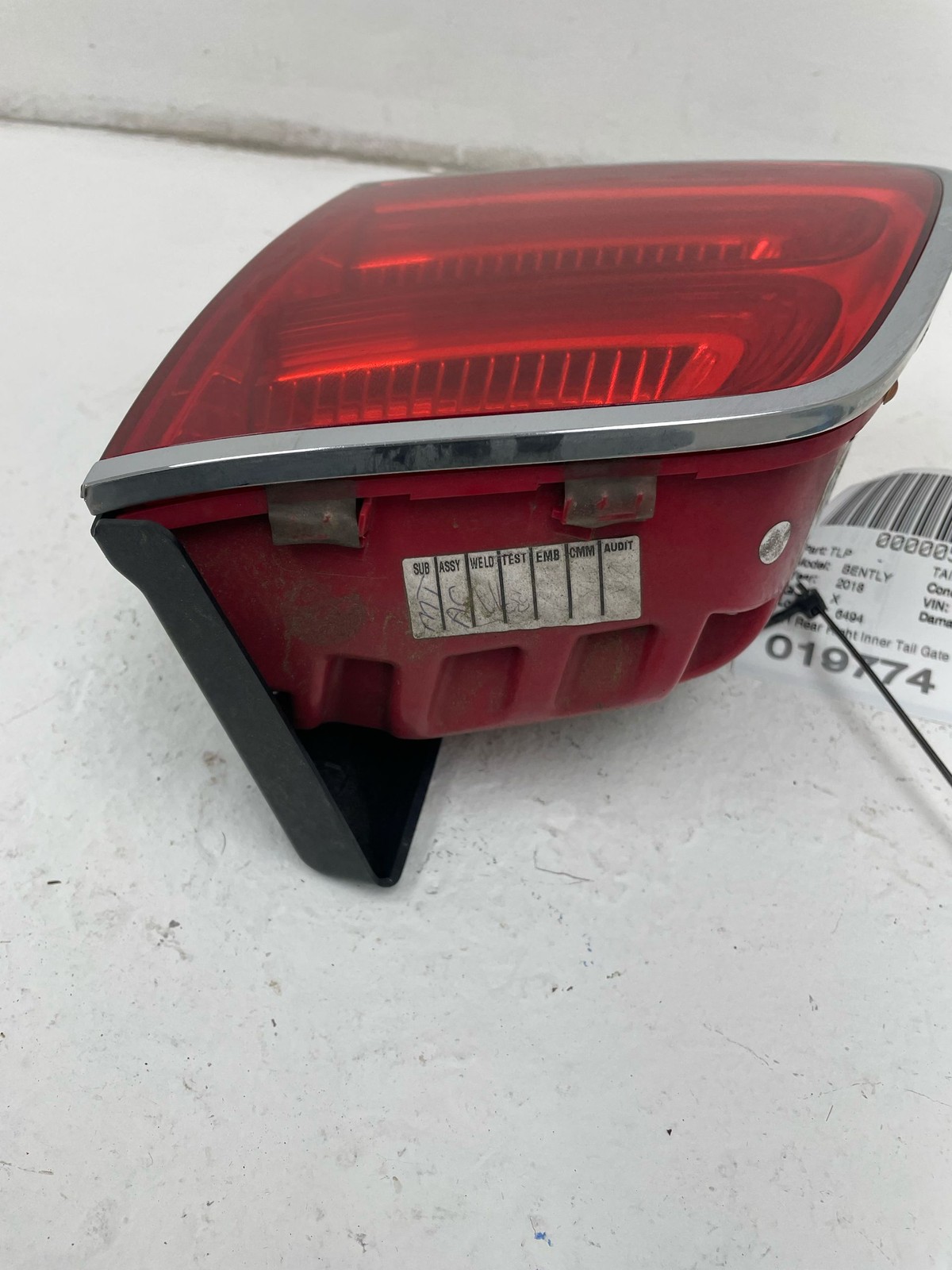 2015-2020 BENTLEY BENTAYGA Rear Right Inner Tail Gate Mount Light Lamp Assembly