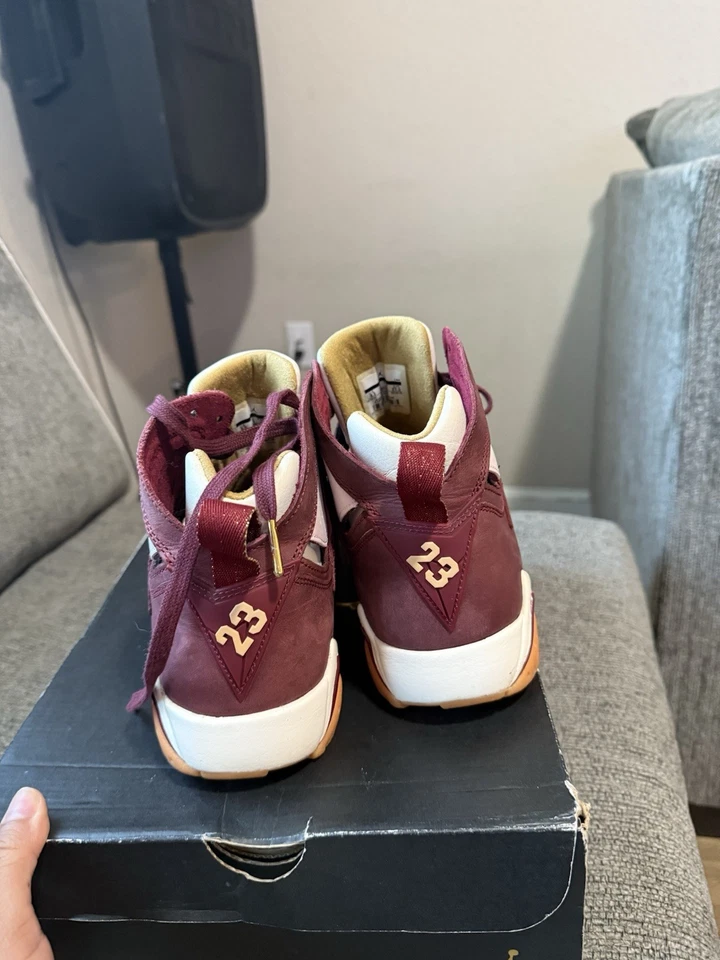 Air Jordan 7 Retro Cigar Sneakers Leather Upper Gum Sole Foto 3 de 4